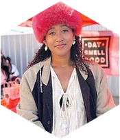 image - press - Naomi Osaka Shopping in the Courtyard image press Naomi Osaka Shopping in the Courtyard